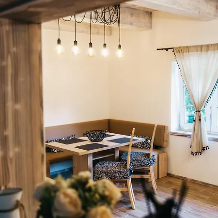 Roubenka U Kavku Villa *